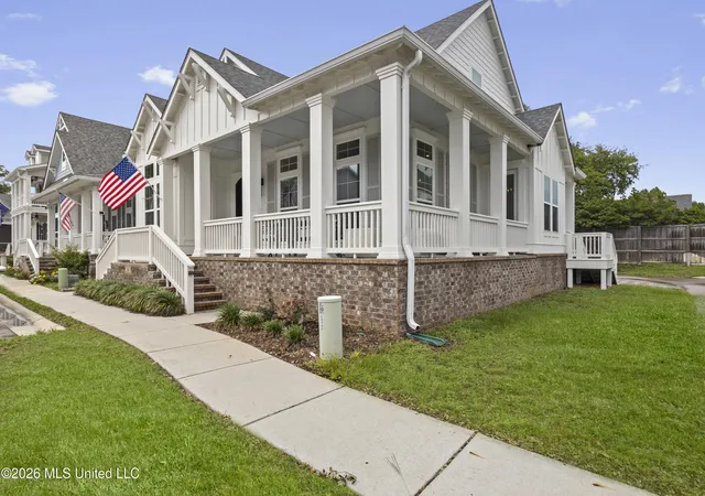 Photo 3 of Sale Pending at 104 Whispering Oaks Dr, Pass Christian, MS 39571 | MLS# 4163781 | Listing updated on 2026-10-16