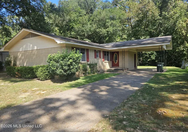 Photo 1 of Single family home for sale at 9 Woodside Ct, Natchez, MS 39120 | MLS# 4163252 | Listing updated on 2026-09-22