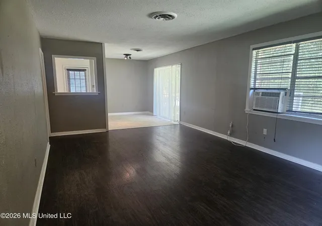 Photo 2 of Single family home for sale at 9 Woodside Ct, Natchez, MS 39120 | MLS# 4163252 | Listing updated on 2026-09-22