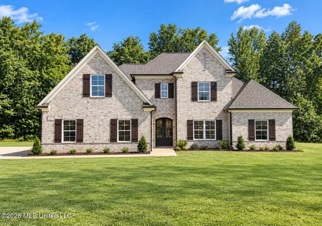 Photo 1 of Sale Pending at 324 Wells Dr, Hernando, MS 38632 | MLS# 4163249 | Listing updated on 2026-10-17