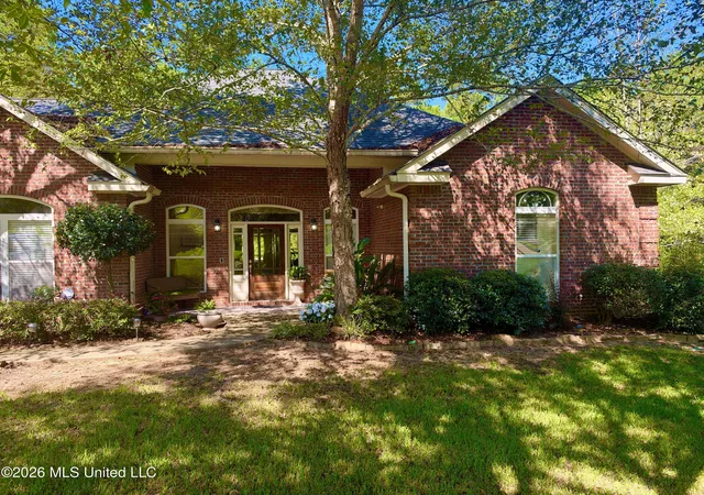 Photo 1 of Single family home for sale at 34 Stonegate Dr, Hattiesburg, MS 39402 | MLS# 4163283 | Listing updated on 2026-10-03