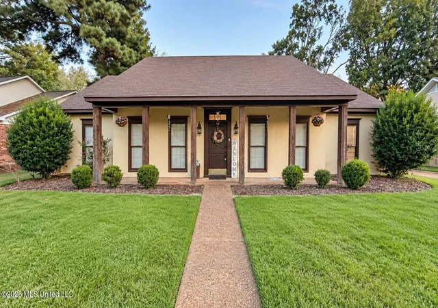 Single family home for sale at 108 Honeysuckle Ln, Ridgeland, MS 39157 | MLS# 4163281