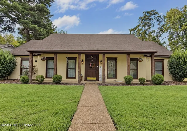 Photo 3 of Single family home for sale at 108 Honeysuckle Ln, Ridgeland, MS 39157 | MLS# 4163281 | Listing updated on 2026-10-19