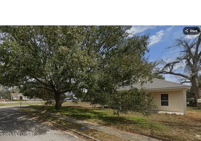 Photo 2 of Single family home for sale at 1008 40th Avenue, Gulfport, MS 39501 | MLS# 4163439 | Listing updated on 2026-09-28