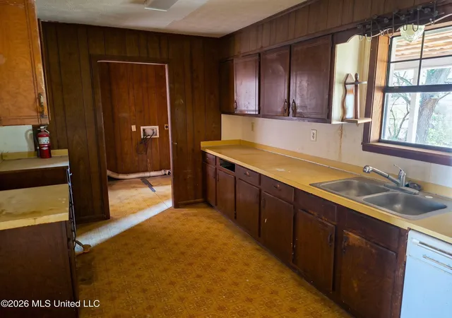 Photo 2 of Single family home for sale at 170 Parsonage Rd, Belzoni, MS 39038 | MLS# 4163344 | Listing updated on 2026-10-21