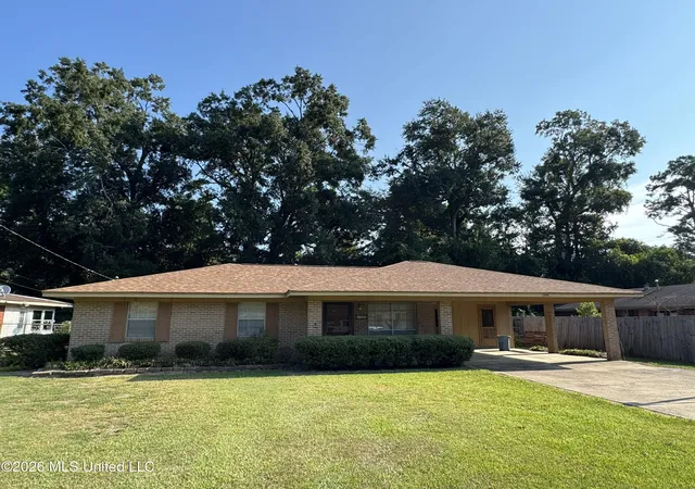 Photo 1 of Single family home for sale at 102 Brookfield Dr, Natchez, MS 39120 | MLS# 4163447 | Listing updated on 2026-09-24