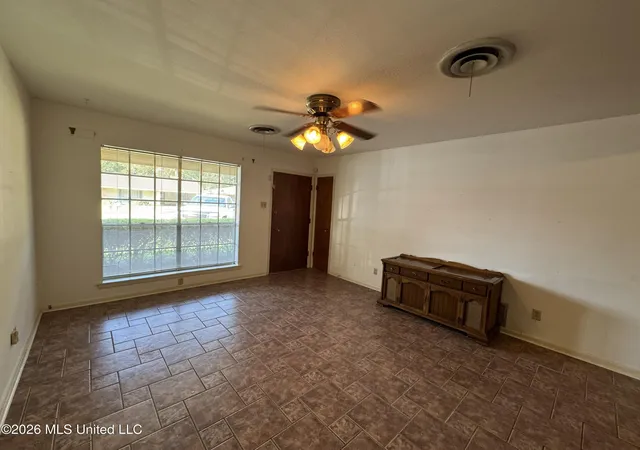 Photo 2 of Single family home for sale at 102 Brookfield Dr, Natchez, MS 39120 | MLS# 4163447 | Listing updated on 2026-09-24