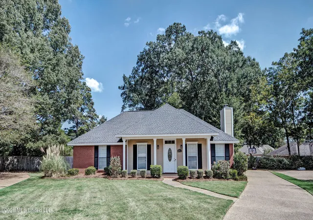 Photo 1 of Sale Pending at 204 Planters Cvs, Gluckstadt, MS 39110 | MLS# 4163429 | Listing updated on 2026-09-26