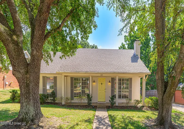 Photo 1 of Single family home for sale at 631 Live Oak Dr, Madison, MS 39110 | MLS# 4163413 | Listing updated on 2026-10-07