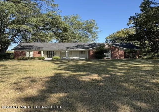 Photo 1 of Sale Pending at 301 Florence Ave, Clarksdale, MS 38614 | MLS# 4164221 | Listing updated on 2026-10-09