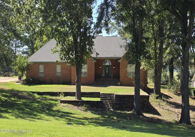 Photo 1 of Single family home for sale at 124 Gwen Rd, Senatobia, MS 38668 | MLS# 4163702 | Listing updated on 2026-09-26