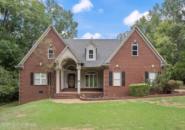 Photo 2 of Single family home for sale at 7656 Elizabeth Cir Dr, Olive Branch, MS 38654 | MLS# 4163474 | Listing updated on 2026-10-19