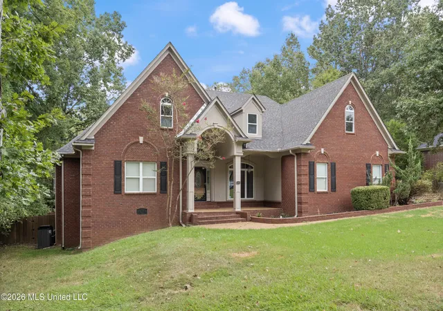 Photo 3 of Single family home for sale at 7656 Elizabeth Cir Dr, Olive Branch, MS 38654 | MLS# 4163474 | Listing updated on 2026-10-19
