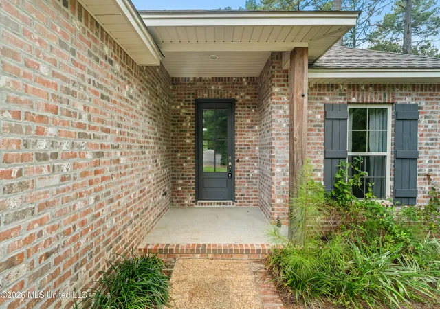 Photo 1 of Sale Pending at 46 Canal Dr, Hattiesburg, MS 39402 | MLS# 4163380 | Listing updated on 2026-10-07