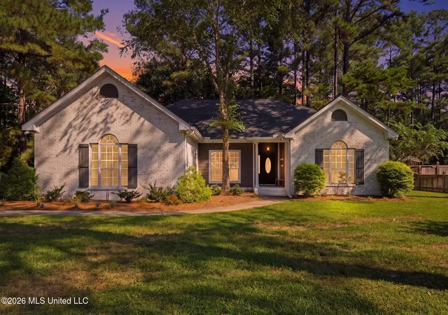 Photo 2 of Single family home for sale at 15 Plainview Xing, Hattiesburg, MS 39402 | MLS# 4163388 | Listing updated on 2026-09-25
