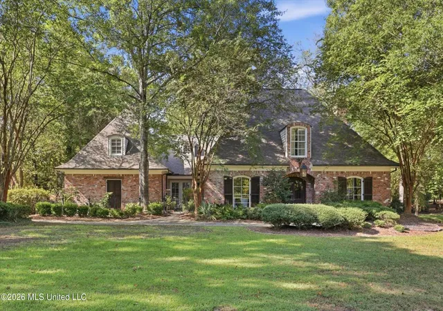 Photo 1 of Single family home for sale at 338 Hillview Dr, Ridgeland, MS 39157 | MLS# 4163402 | Listing updated on 2026-09-25