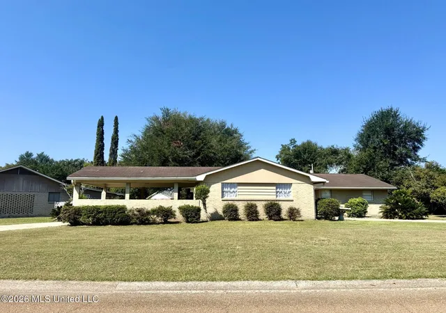 Single family home for sale at 134 Lee Ave, Vidalia, LA 71373 | MLS# 4163404