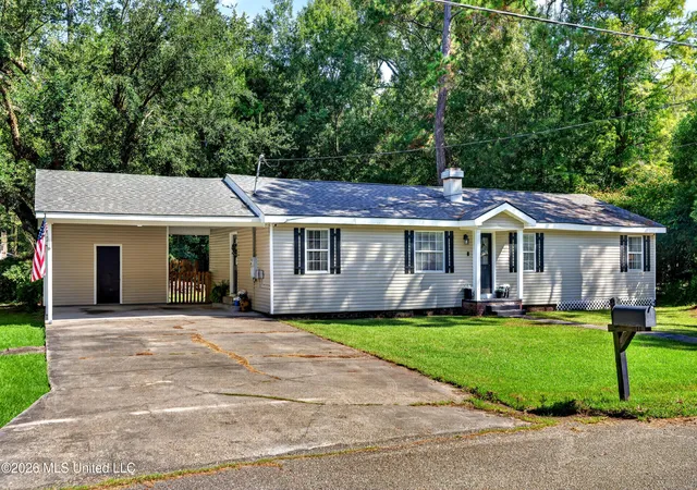 Photo 3 of Single family home for sale at 1218 Manning St, Picayune, MS 39466 | MLS# 4163405 | Listing updated on 2026-09-24