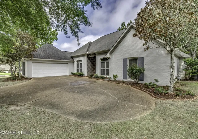 Photo 1 of Single family home for sale at 344 Indian Gate Cir, Ridgeland, MS 39157 | MLS# 4163442 | Listing updated on 2026-09-28