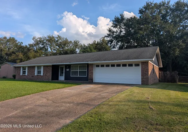 Photo 1 of Single family home for sale at 206 Janelle Dr, Gulfport, MS 39503 | MLS# 4163544 | Listing updated on 2026-10-16
