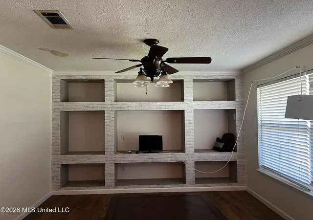 Photo 3 of Single family home for sale at 206 Janelle Dr, Gulfport, MS 39503 | MLS# 4163544 | Listing updated on 2026-10-16
