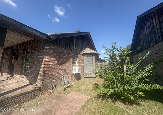 Photo 2 of Single family home for sale at 1619 Peacock Ave, Clarksdale, MS 38614 | MLS# 4163430 | Listing updated on 2026-10-07