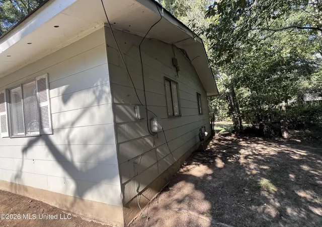 Photo 2 of Single family home for sale at 1538 Woody Dr, Jackson, MS 39212 | MLS# 4163432 | Listing updated on 2026-10-14