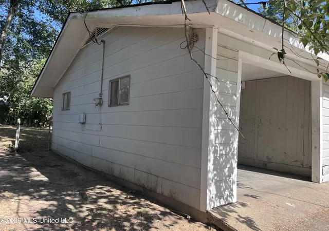 Photo 3 of Single family home for sale at 1538 Woody Dr, Jackson, MS 39212 | MLS# 4163432 | Listing updated on 2026-10-14