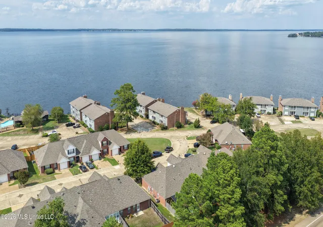 Photo 2 of Sale Pending at 428 Woodlake Ln, Brandon, MS 39047 | MLS# 4163553 | Listing updated on 2026-10-05