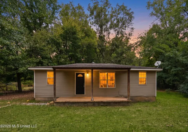 Single family home for sale at 14881 Bell Rd, Byhalia, MS 38611 | MLS# 4163450