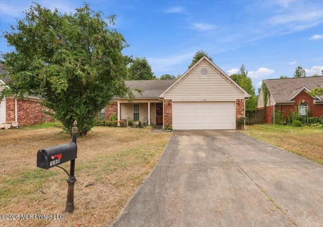 Photo 2 of Sale Pending at 7766 S Sarah Ann Dr, Southaven, MS 38671 | MLS# 4163940 | Listing updated on 2026-10-15