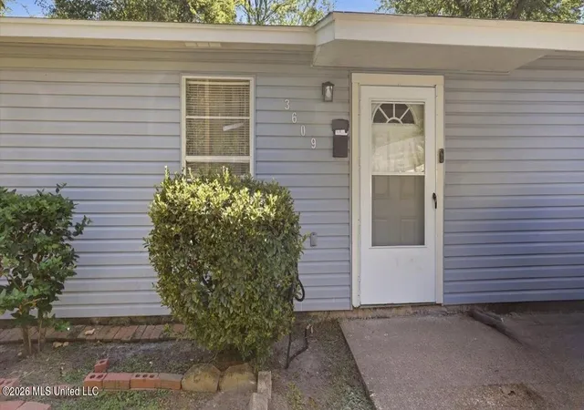 Photo 2 of Single family home for sale at 3609 W Northside Dr, Jackson, MS 39213 | MLS# 4163475 | Listing updated on 2026-10-20