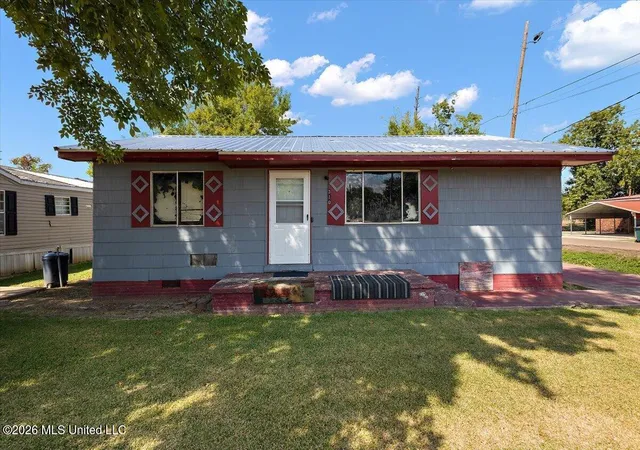 Photo 1 of Single family home for sale at 310 W 6th Street, Yazoo City, MS 39194 | MLS# 4163555 | Listing updated on 2026-10-05