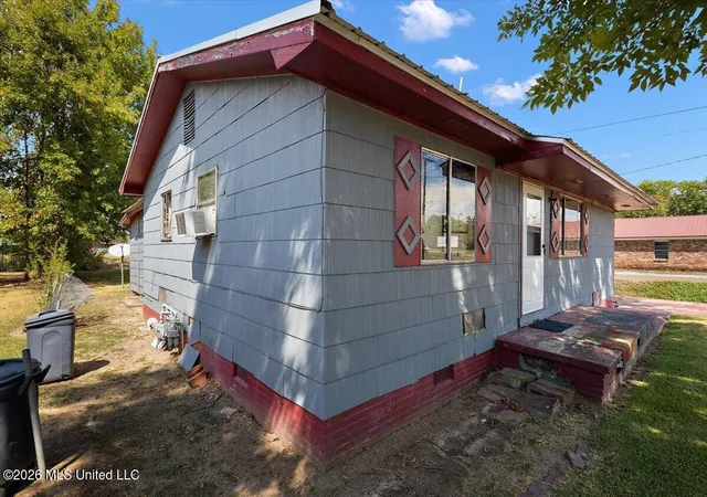 Photo 2 of Single family home for sale at 310 W 6th Street, Yazoo City, MS 39194 | MLS# 4163555 | Listing updated on 2026-10-05