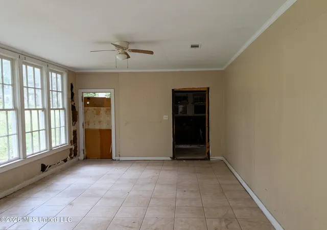 Photo 3 of Sale Pending at 407 Alta Woods Blvd, Jackson, MS 39204 | MLS# 4163492 | Listing updated on 2026-10-15