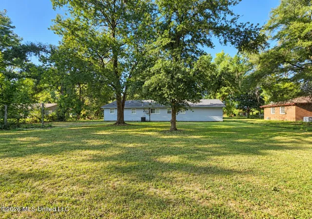 Photo 17 of Sale Pending at 114 Maple St, Greenwood, MS 38930 | MLS# 4163779 | Listing updated on 2026-10-02