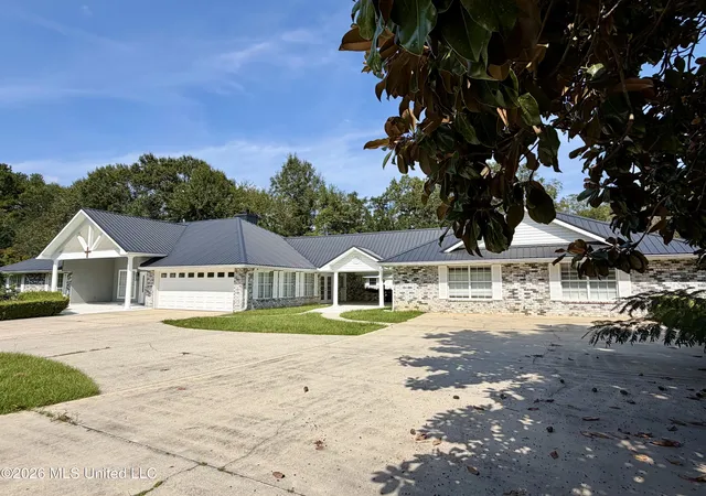 Photo 1 of Single family home for sale at 39 Oak Allee Dr, Picayune, MS 39466 | MLS# 4163521 | Listing updated on 2026-09-24