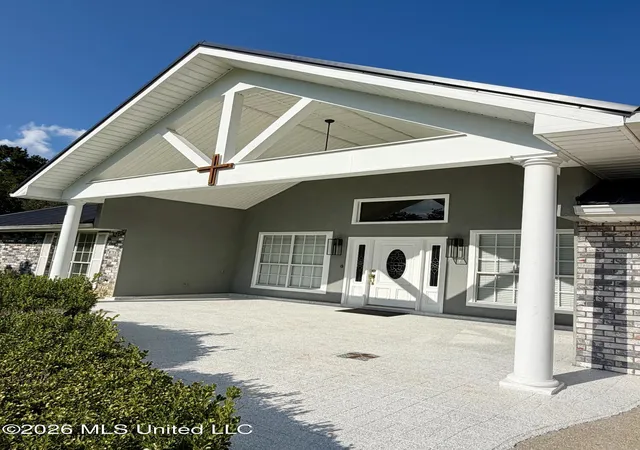 Photo 2 of Single family home for sale at 39 Oak Allee Dr, Picayune, MS 39466 | MLS# 4163521 | Listing updated on 2026-09-24