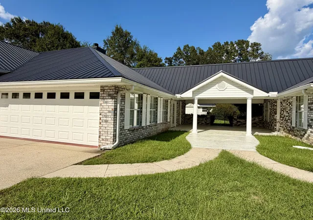 Photo 3 of Single family home for sale at 39 Oak Allee Dr, Picayune, MS 39466 | MLS# 4163521 | Listing updated on 2026-09-24