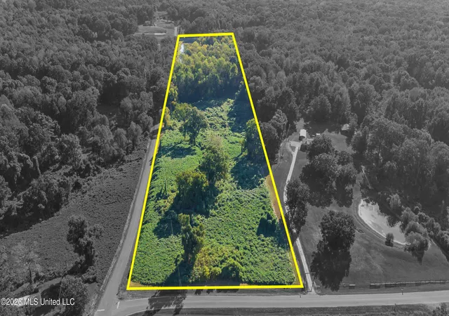 Photo 1 of Sale Pending at 3010 S Baldwin Rd, Hernando, MS 38632 | MLS# 4164265 | Listing updated on 2026-10-22
