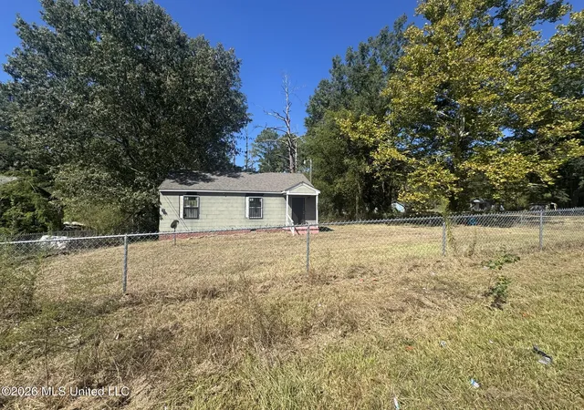 Photo 1 of Single family home for sale at 2885 Arbor Hills Dr, Jackson, MS 39212 | MLS# 4163623 | Listing updated on 2026-09-25