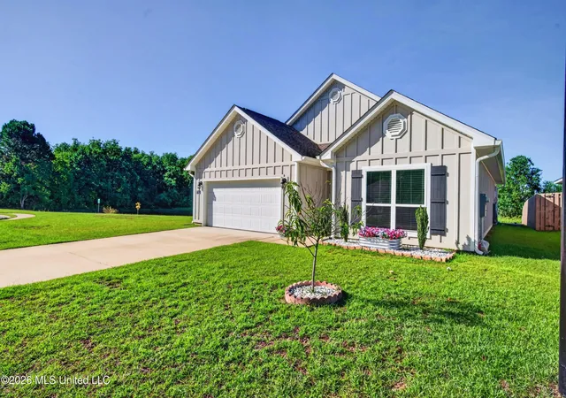 Photo 3 of Single family home for sale at 7741 Coral Ln, Ocean Springs, MS 39564 | MLS# 4163534 | Listing updated on 2026-10-20