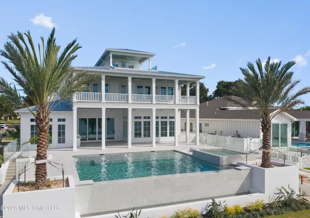 Photo 3 of Mansion for sale at 1936 Beach Dr, Gulfport, MS 39507 | MLS# 4163717 | Listing updated on 2026-10-04