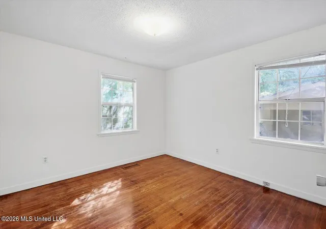 Photo 4 of Single family home for sale at 3058 Woodside Dr, Jackson, MS 39212 | MLS# 4163627 | Listing updated on 2026-10-27
