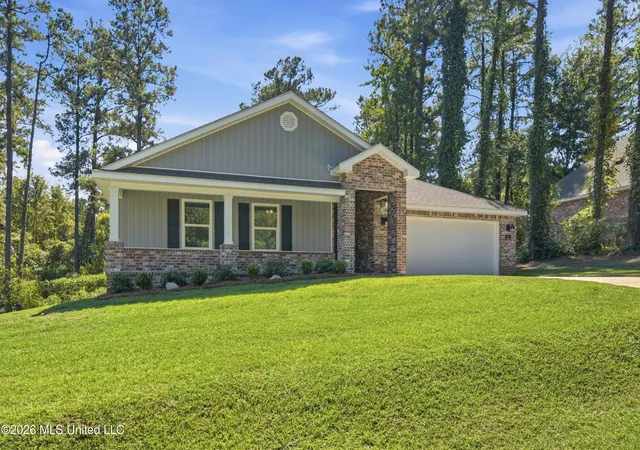 Photo 2 of Single family home for sale at 33 Vermont Dr, Petal, MS 39465 | MLS# 4163644 | Listing updated on 2026-10-13