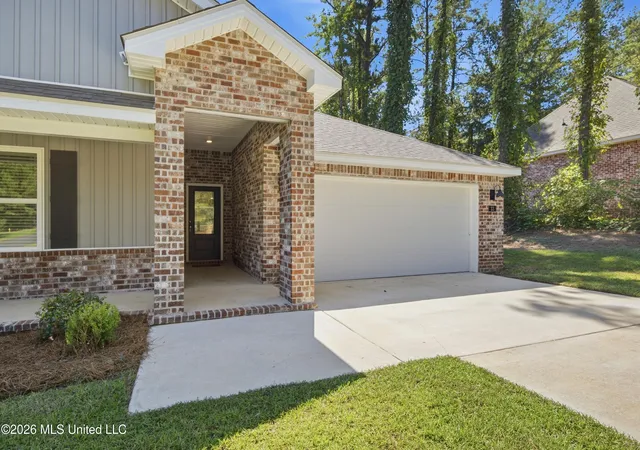 Photo 3 of Single family home for sale at 33 Vermont Dr, Petal, MS 39465 | MLS# 4163644 | Listing updated on 2026-10-13