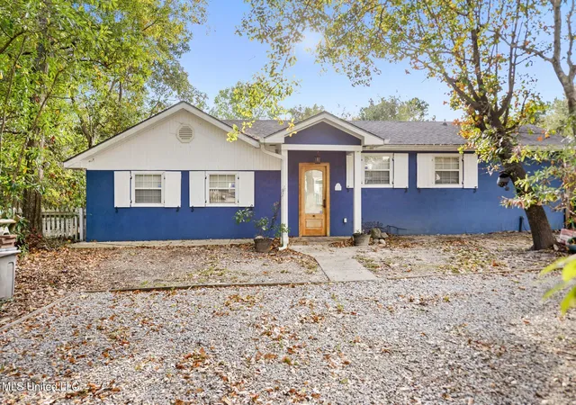 Photo 1 of Single family home for sale at 207 Vacation Ln, Waveland, MS 39576 | MLS# 4163675 | Listing updated on 2026-10-19