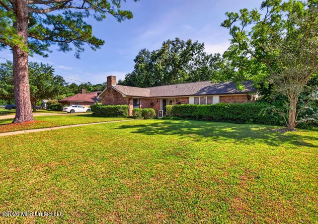 Photo 2 of Single family home for sale at 612 Sunset Dr, Bay Saint Louis, MS 39520 | MLS# 4163684 | Listing updated on 2026-09-26
