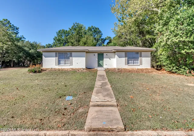 Photo 1 of Sale Pending at 1995 Scanlon Dr, Jackson, MS 39204 | MLS# 4165023 | Listing updated on 2026-10-24
