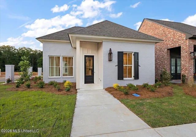 Photo 1 of Single family home for sale at 136 Water St, Madison, MS 39110 | MLS# 4163689 | Listing updated on 2026-10-26